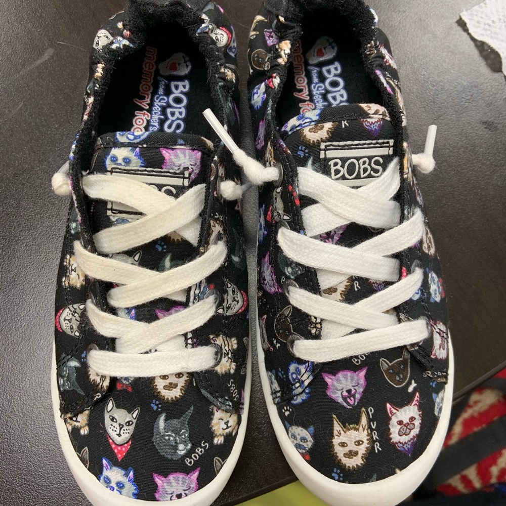 Bobs lace up slip on’s CAT pattern size 7